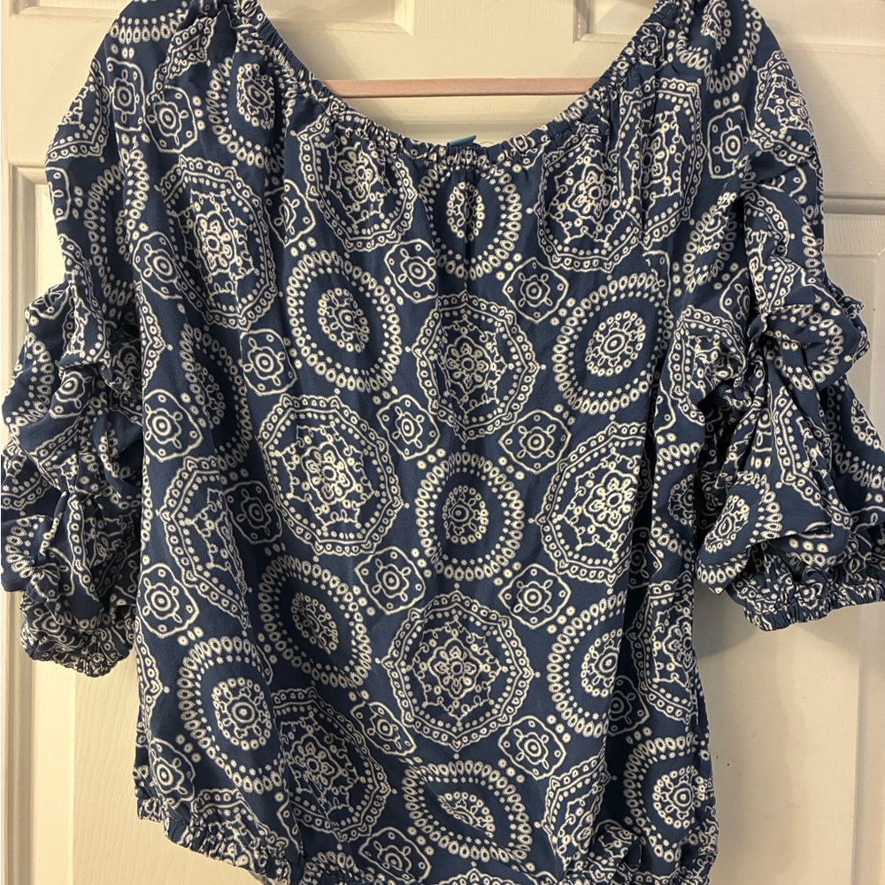 CeCe Navy and White Patterned Blouse